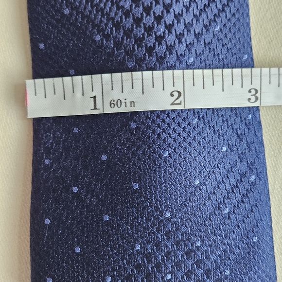 Michael Kors Men’s 100% Silk Blue Neck Tie, With Intricate Woven Patterns - Picture 9 of 9